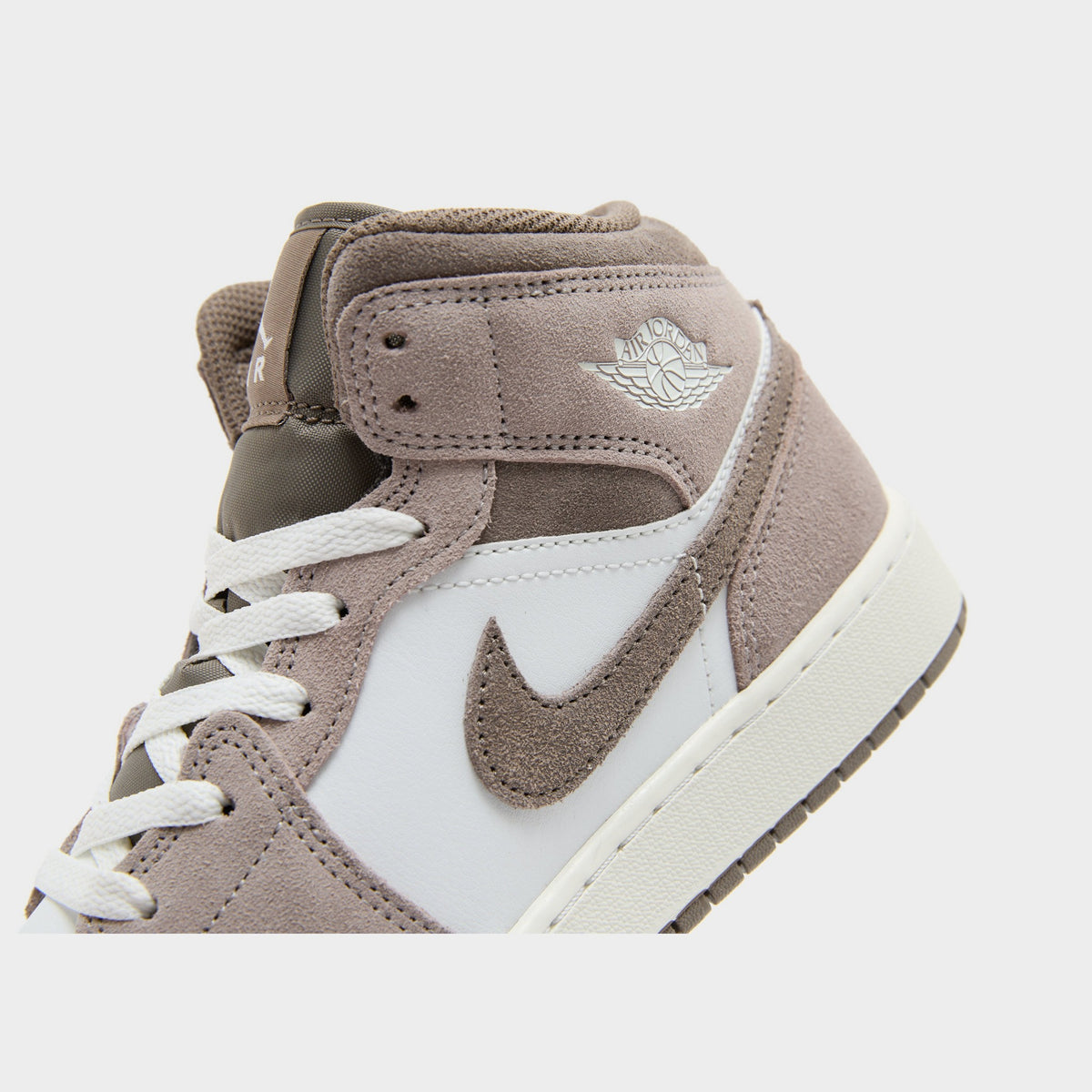 Jordan Air 1 Mid Junior
