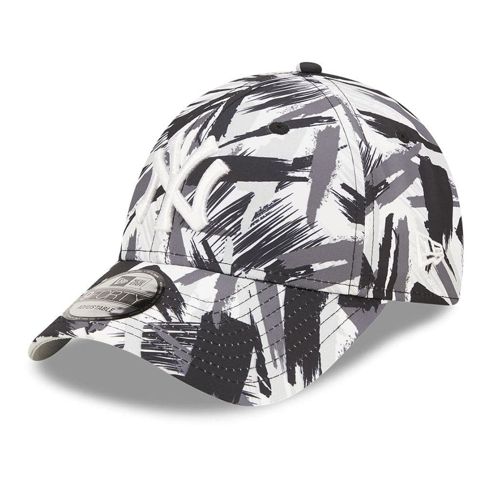 New Era 9Forty New York Yankees Cap - Cap On
