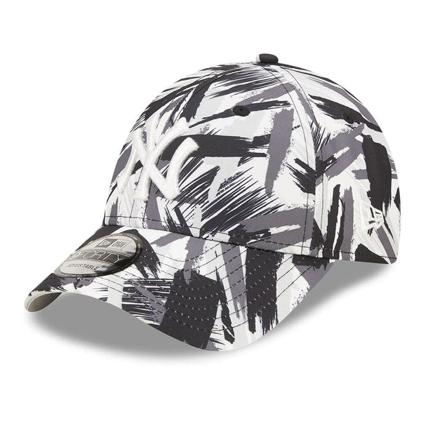 New Era 9Forty New York Yankees Cap - Cap On