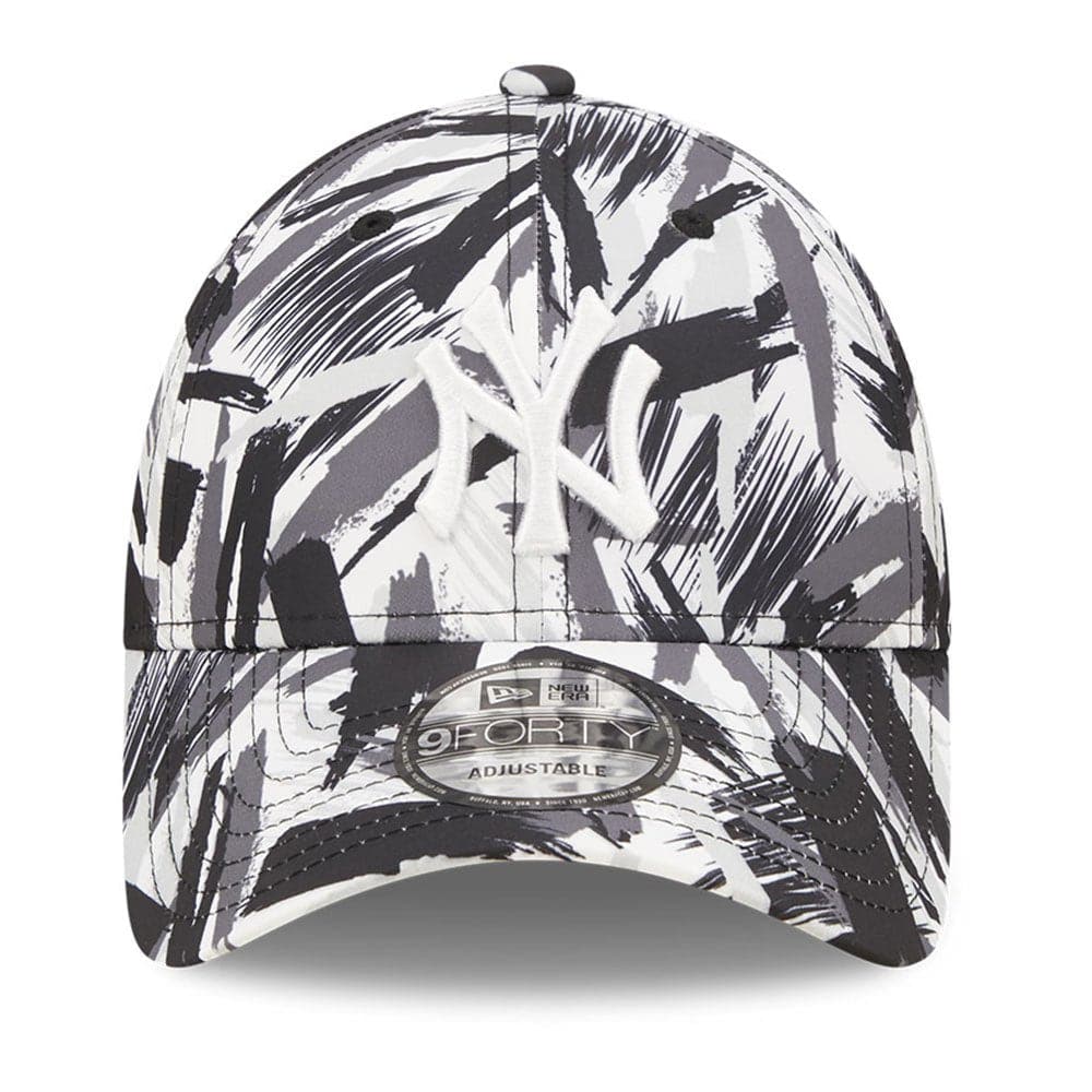 New Era 9Forty New York Yankees Cap - Cap On
