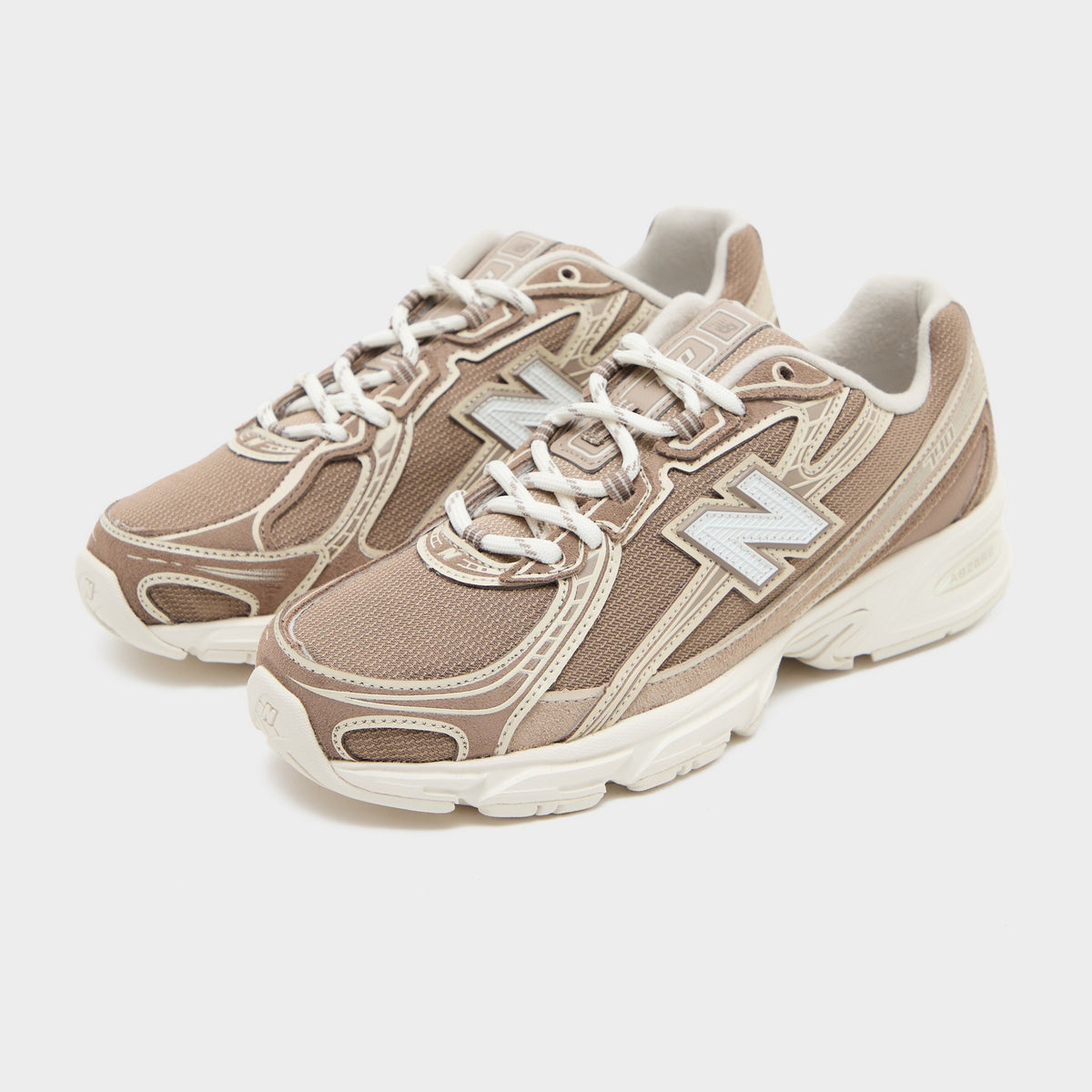 New Balance 740