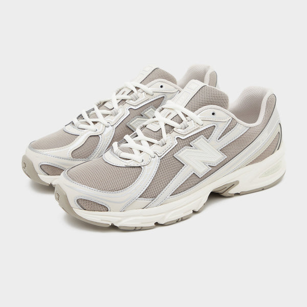New Balance 740