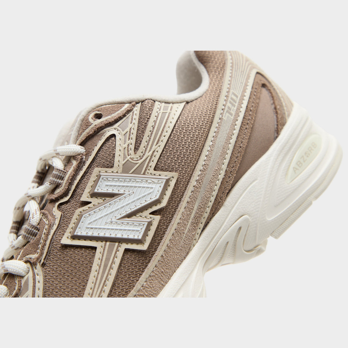 New Balance 740