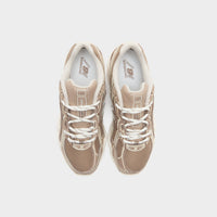 New Balance 740 Women's
