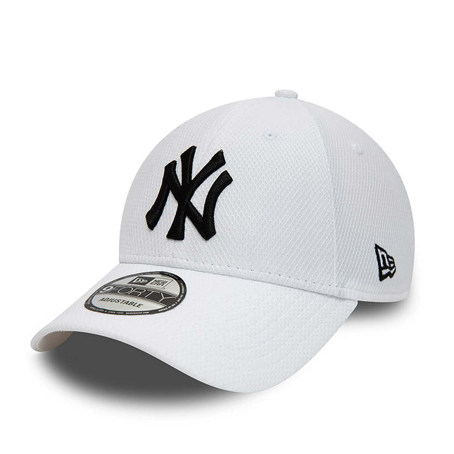 New Era New York Yankees Diamond Era Essential White 9FORTY Adjustable Cap - Cap On