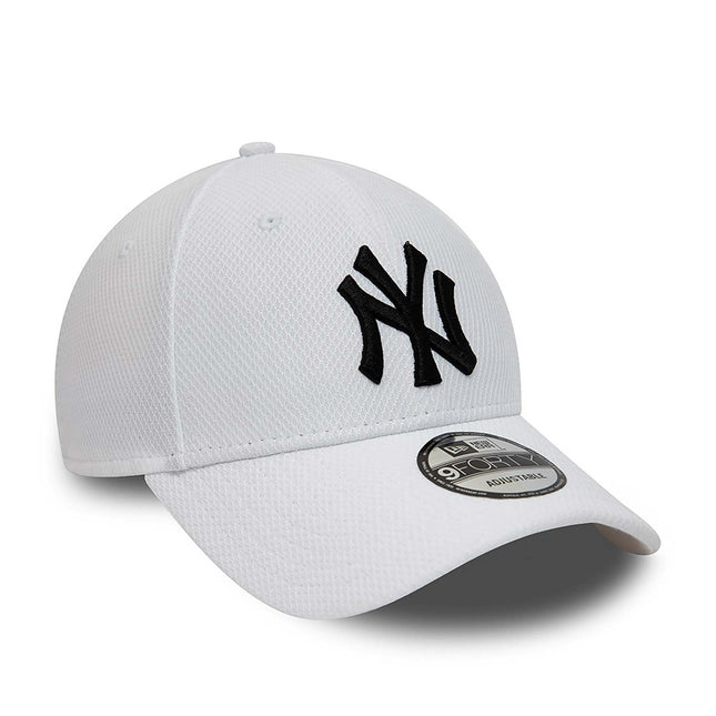 New Era New York Yankees Diamond Era Essential White 9FORTY Adjustable Cap - Cap On