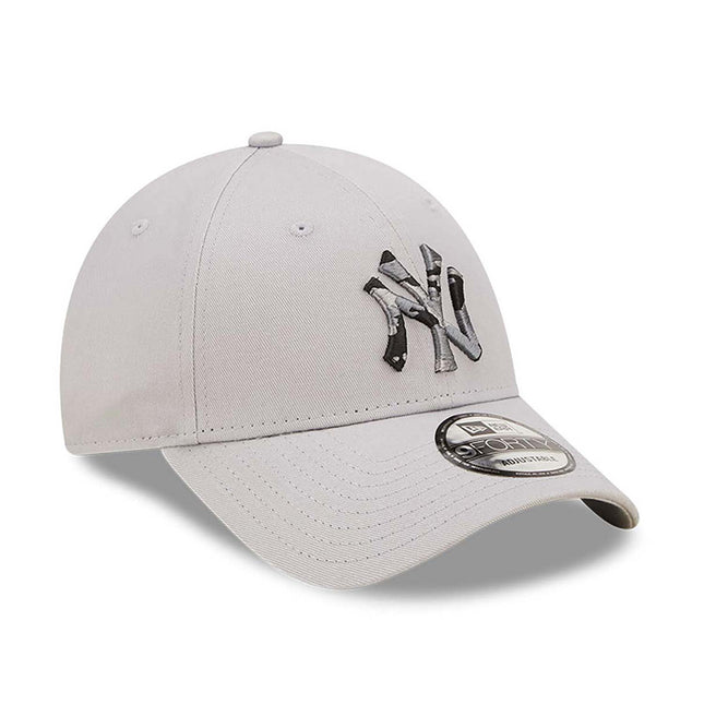New Era New York Yankees Seasonal Infill White 9FORTY Adjustable Cap - Cap On
