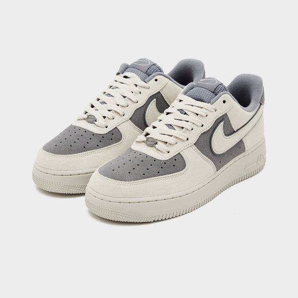 Nike Air Force 1 '07 LV8