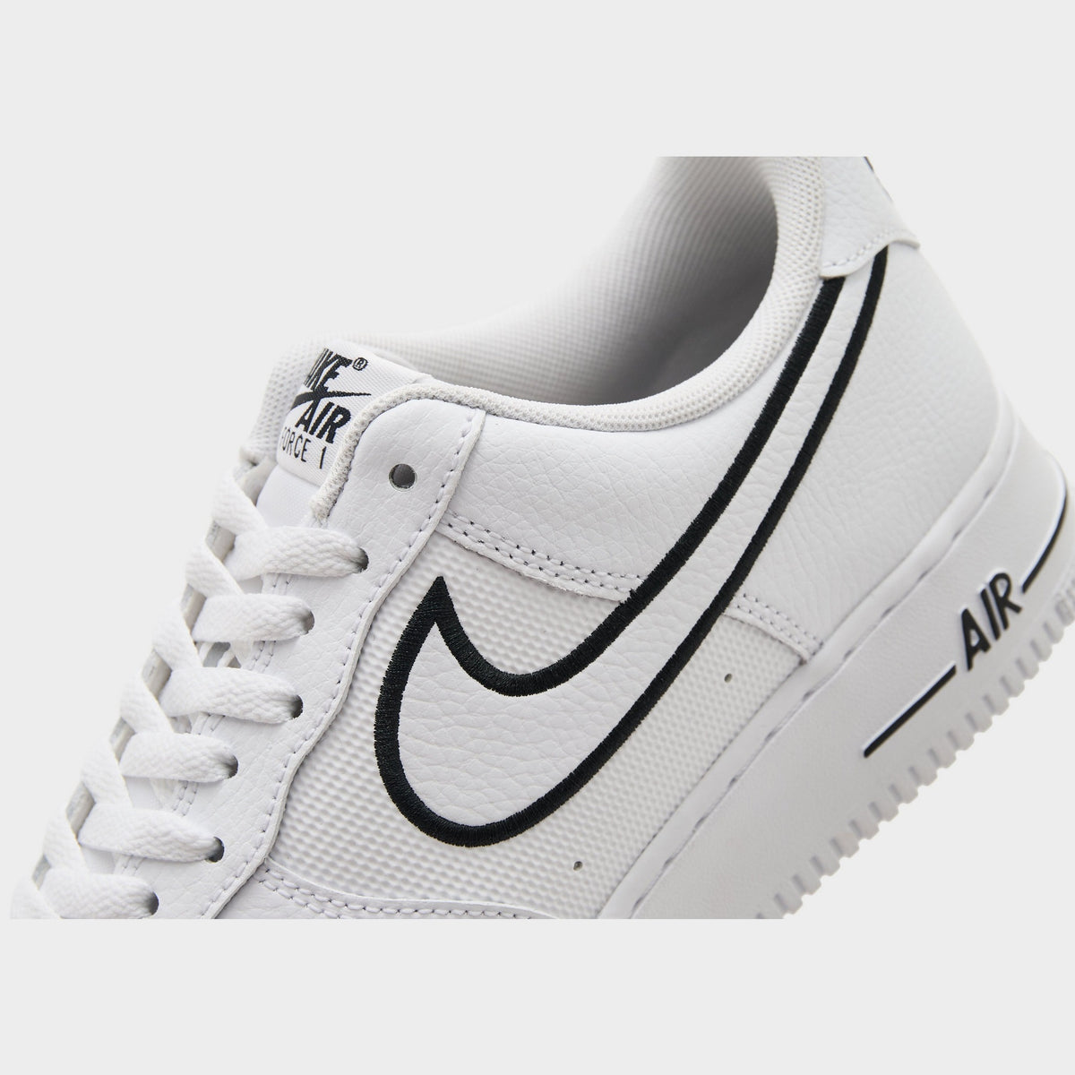 Nike Air Force 1 '07 LV8
