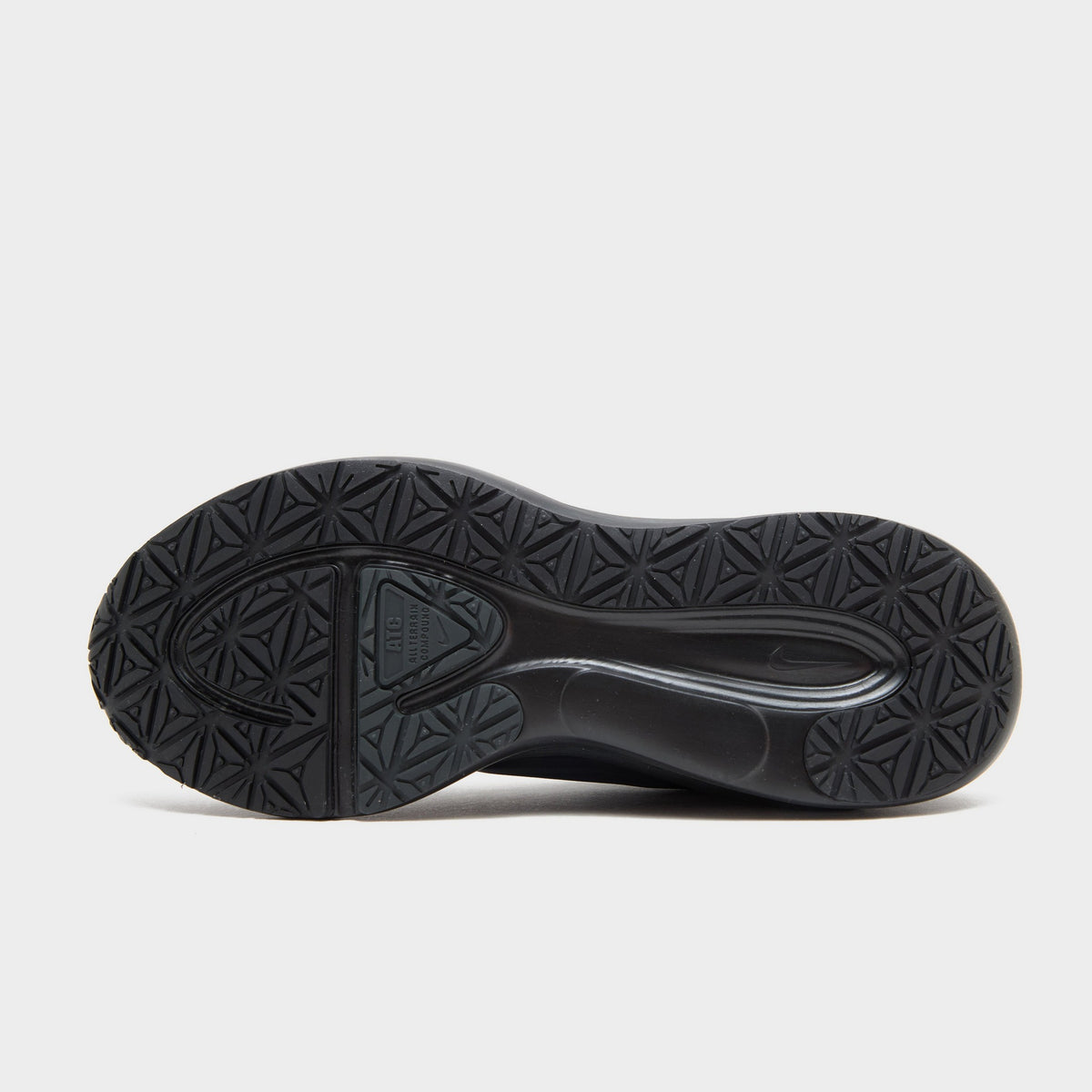 Nike Revolution 8 Utility
