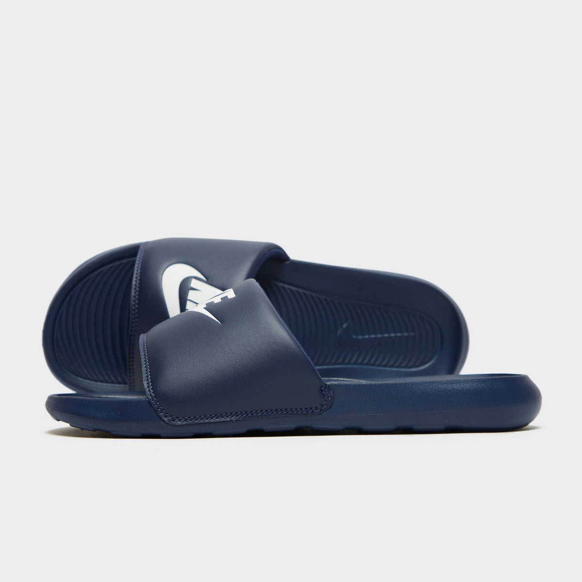 Nike Victori Slides