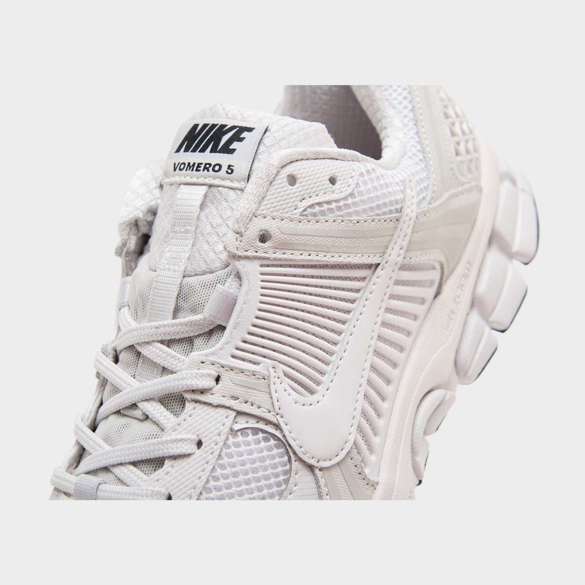 Nike Zoom Vomero 5