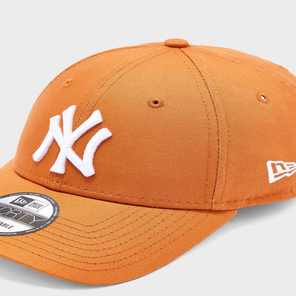 New Era 9Forty New York Yankees League Essential Cap - Cap On