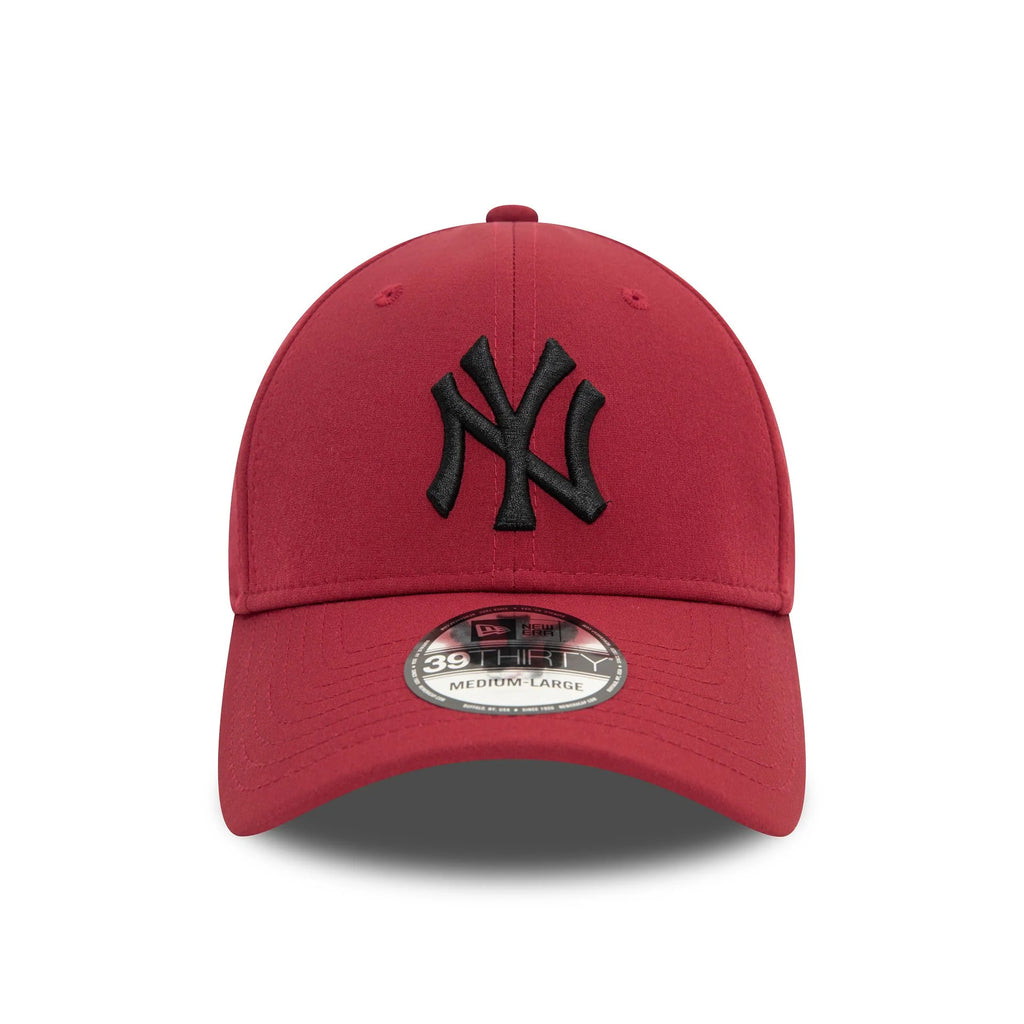 New Era New York Yankees Stretch Nylon Red 39THIRTY Stretch Fit Cap - Cap On