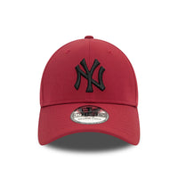 New Era New York Yankees Stretch Nylon Red 39THIRTY Stretch Fit Cap - Cap On