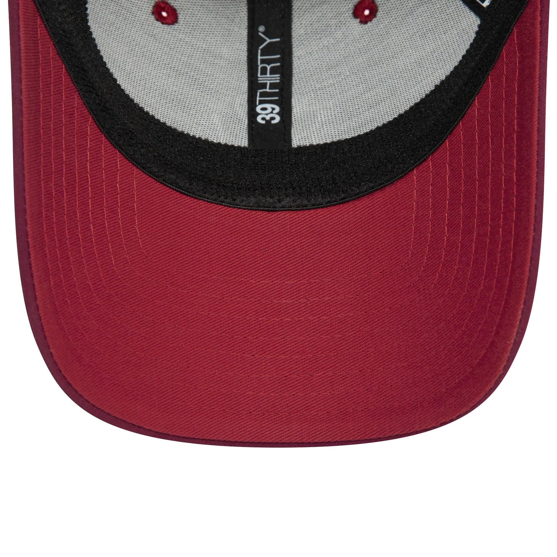 New Era New York Yankees Stretch Nylon Red 39THIRTY Stretch Fit Cap - Cap On