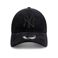 New York Yankees Cord Black 39THIRTY Stretch Fit Cap‏ - Cap On