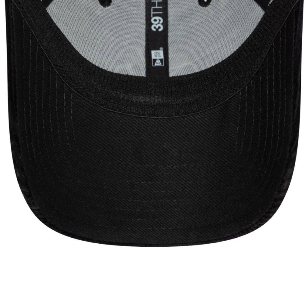New York Yankees Cord Black 39THIRTY Stretch Fit Cap‏ - Cap On