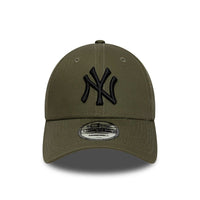 New Era New York Yankees MLB League Essential Green 9FORTY Cap