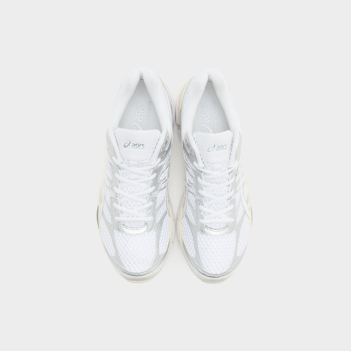 White ASICS GEL-CUMULUS 16
