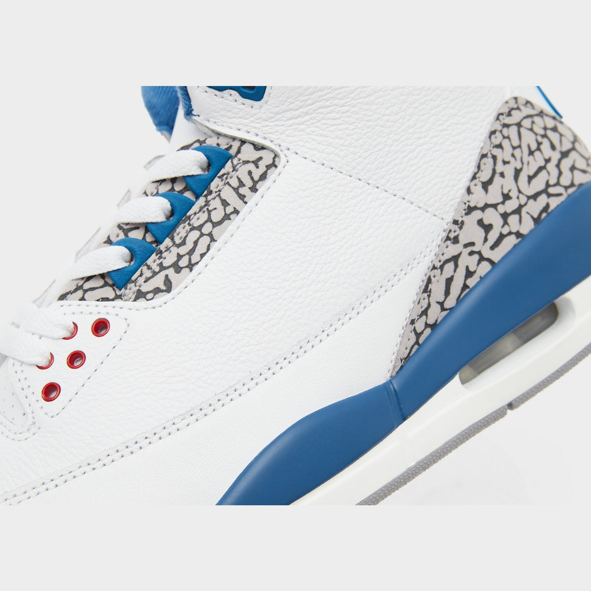 White Jordan Air 3 Retro 'True Blue'