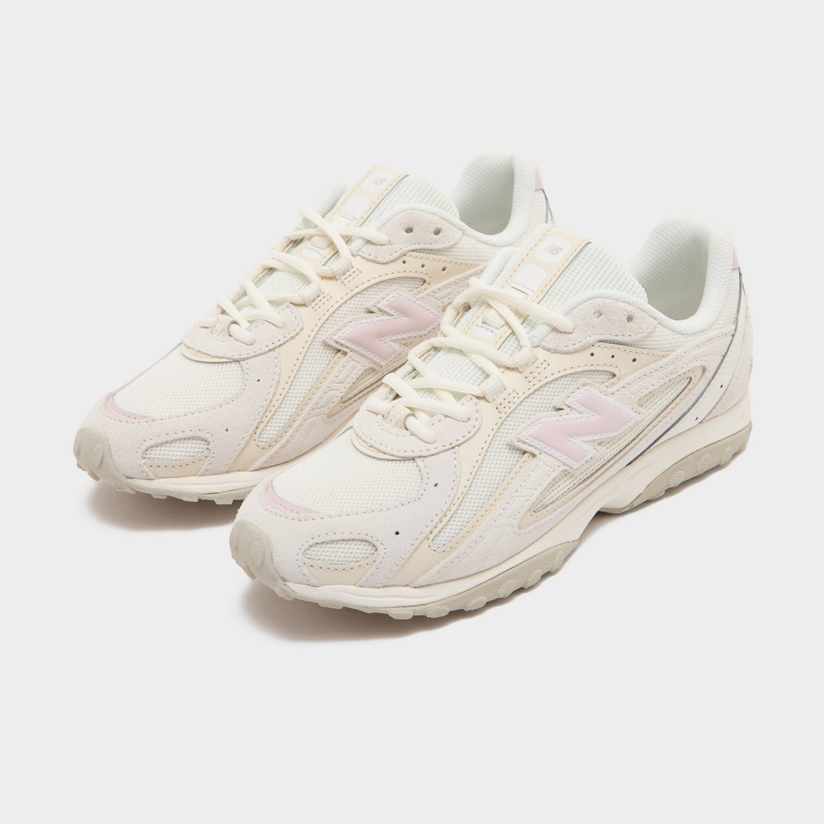 White New Balance 204L Women's
