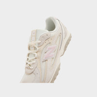 White New Balance 204L Women's