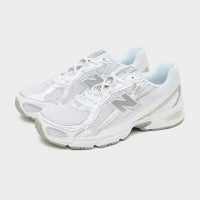 White New Balance 740