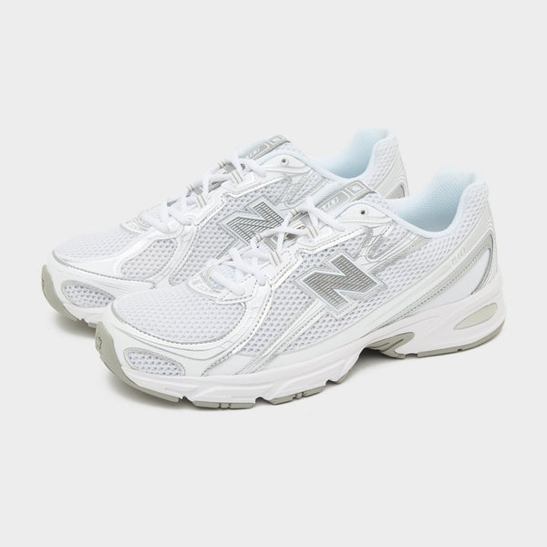White New Balance 740