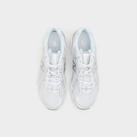 White New Balance 740