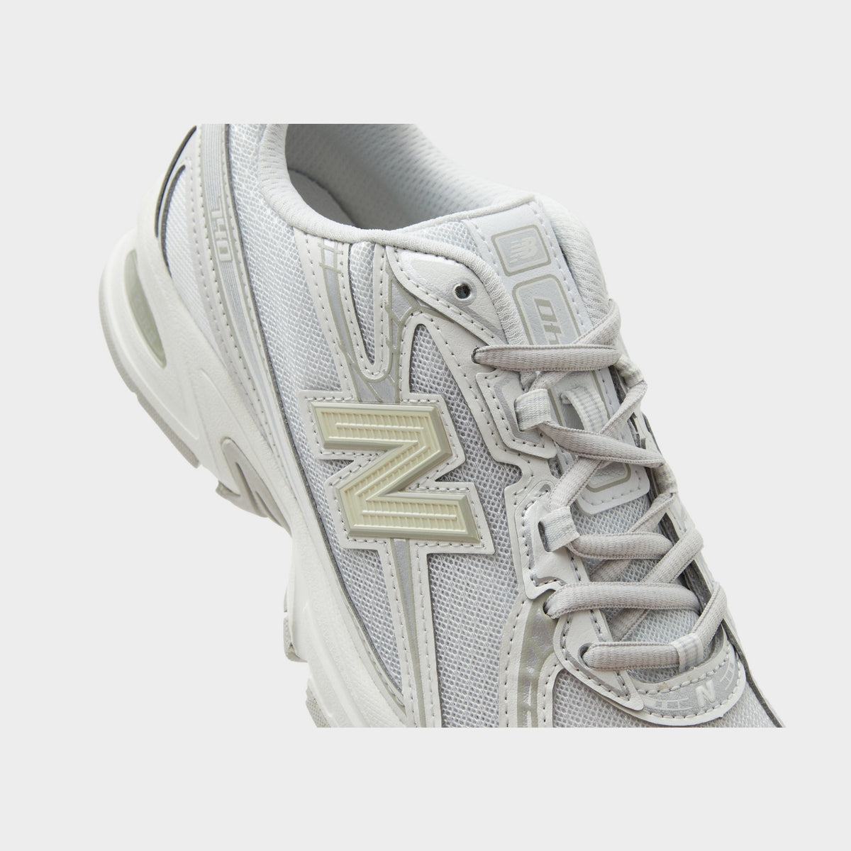 White New Balance 740 Women's