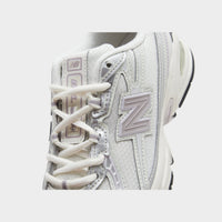 White New Balance 740 Women's