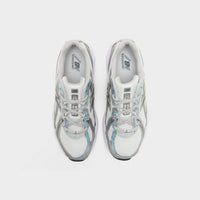 White New Balance 740 Women's