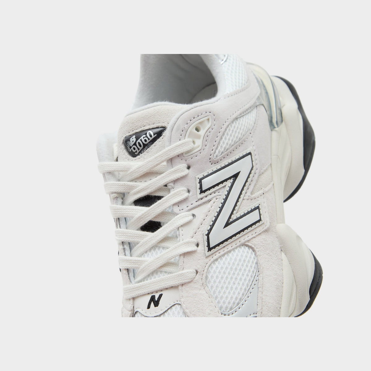 White New Balance 9060