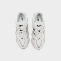 White New Balance 9060