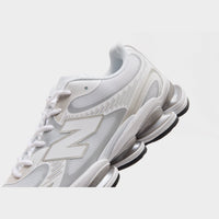 White New Balance ABZORB 2000