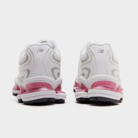 White New Balance ABZORB 2000 Women's
