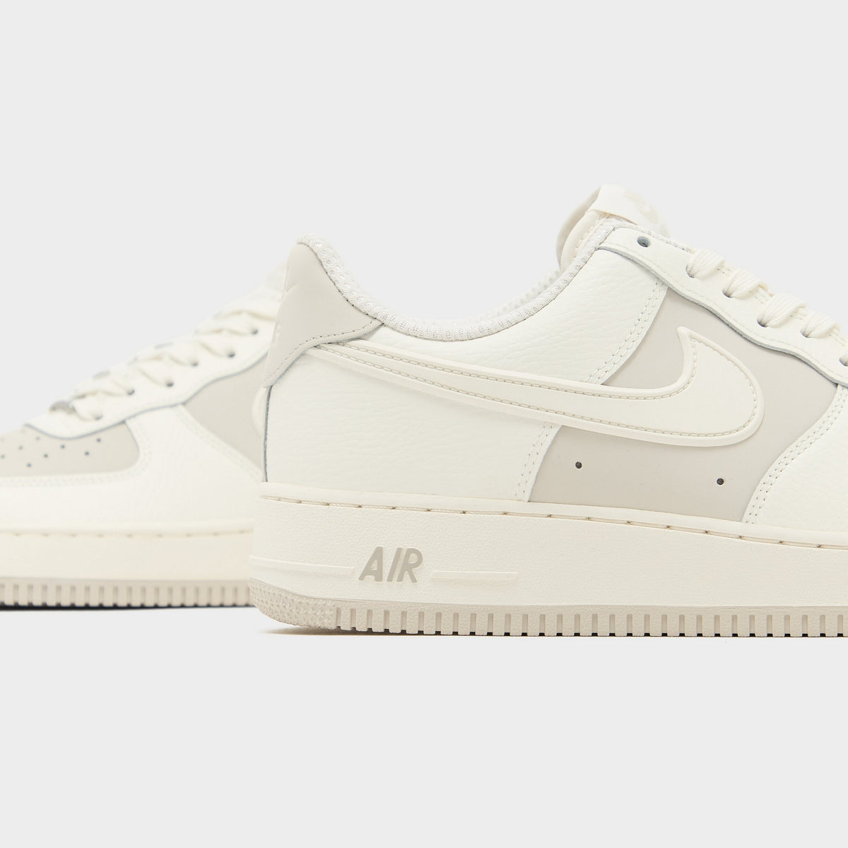 White Nike Air Force 1 '07