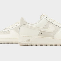 White Nike Air Force 1 '07