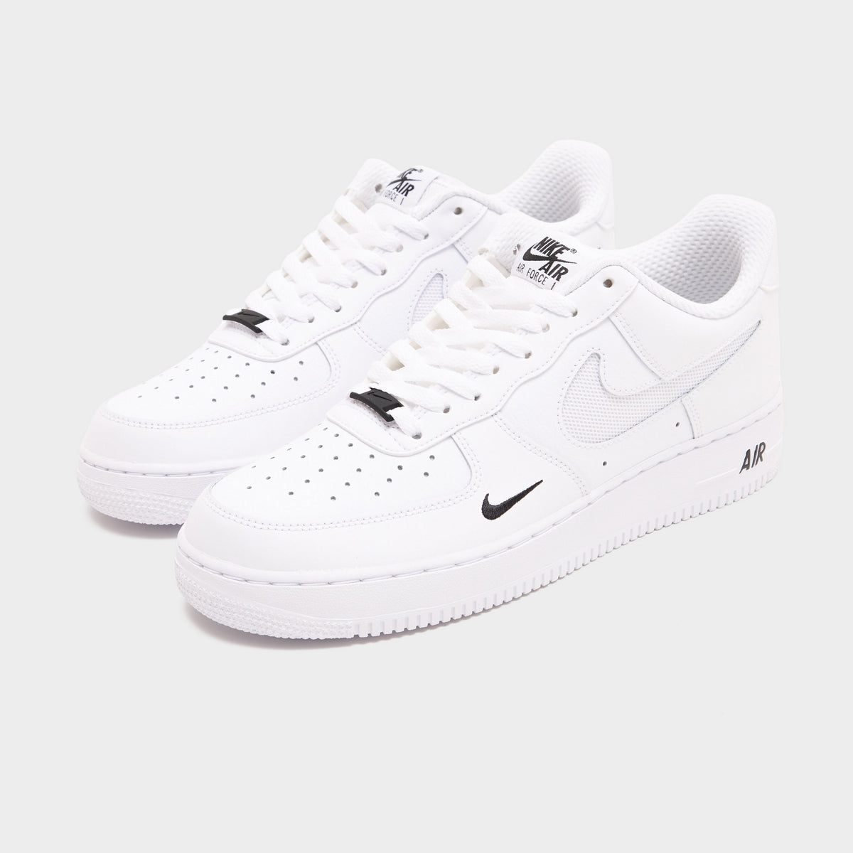 White Nike Air Force 1 '07 LV8