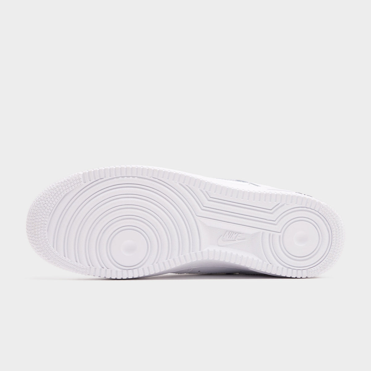 White Nike Air Force 1 '07 LV8