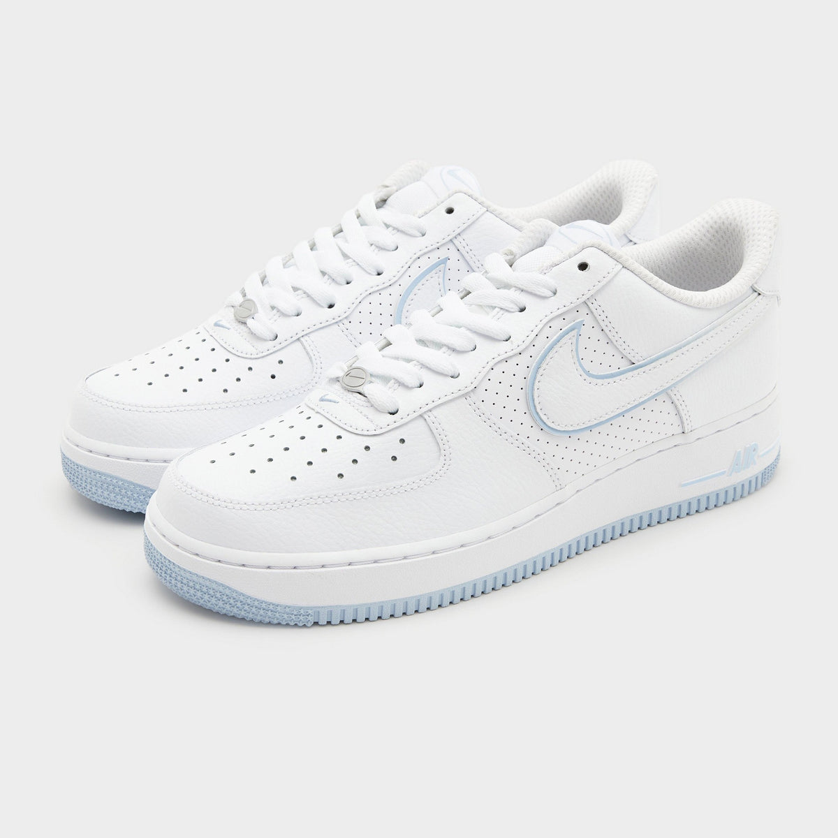 White Nike Air Force 1 Low