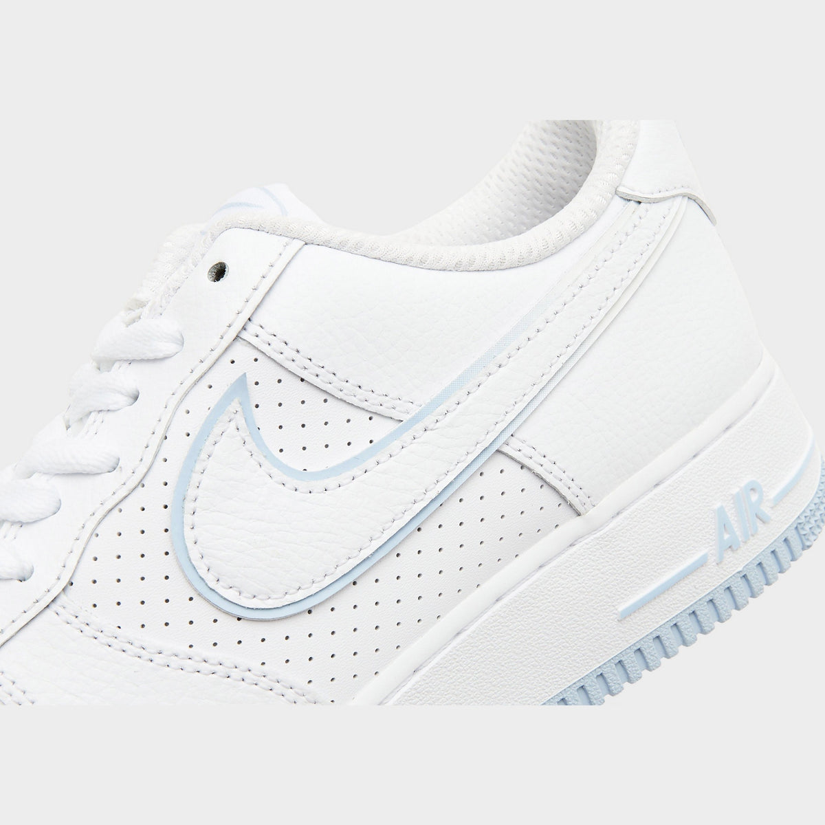 White Nike Air Force 1 Low