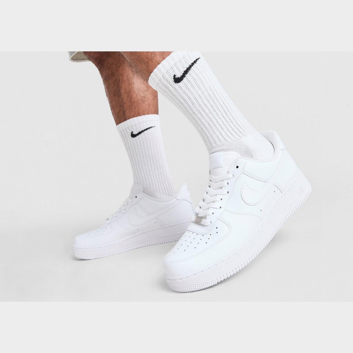 White Nike Air Force 1 Low