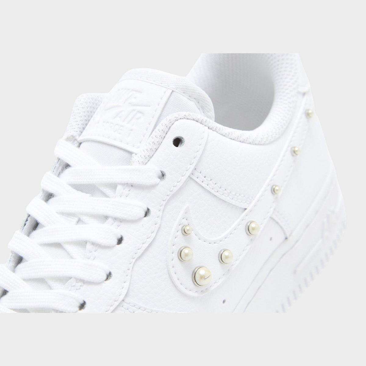 White Nike Air Force 1 Low Women's