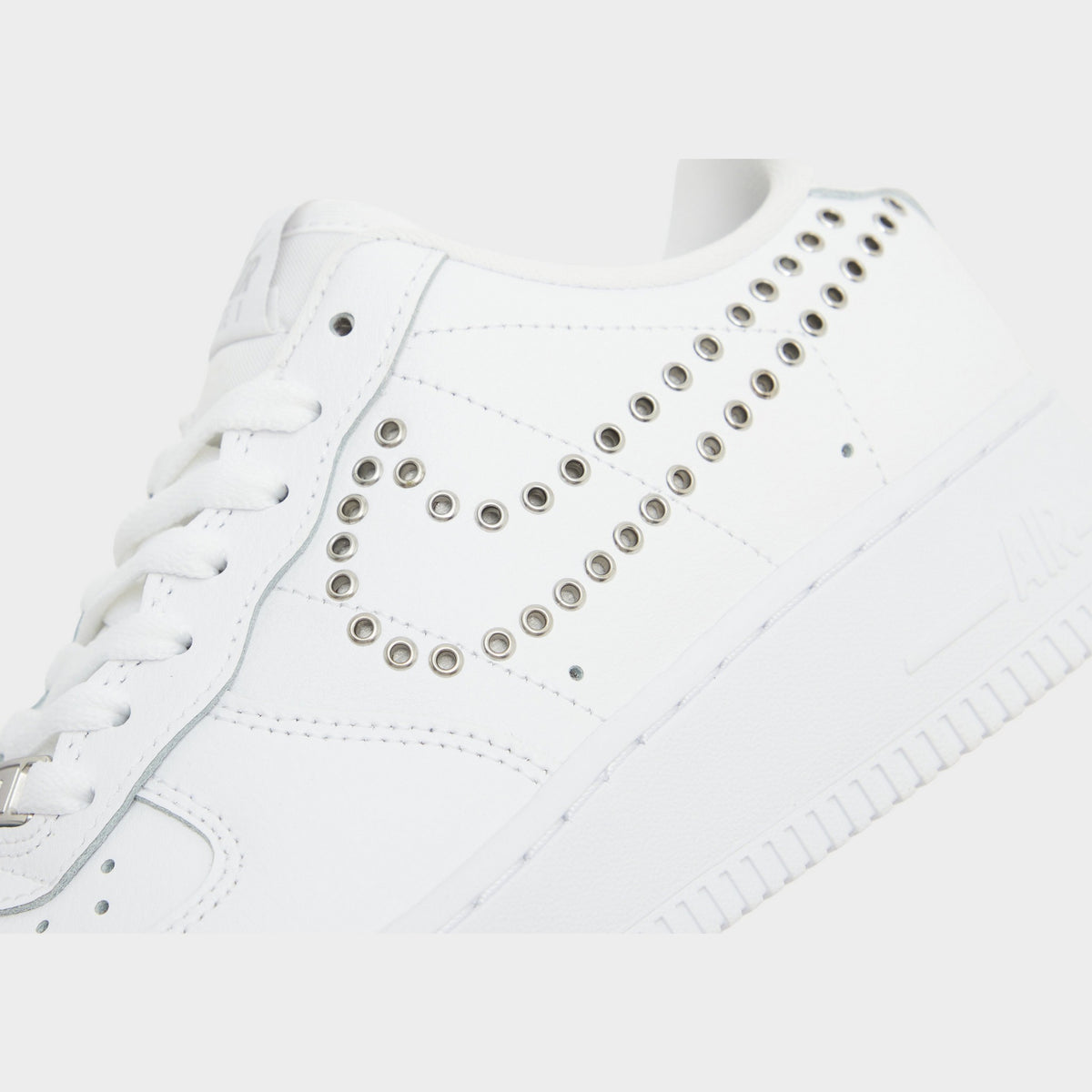 White Nike Air Force 1 Low Women's