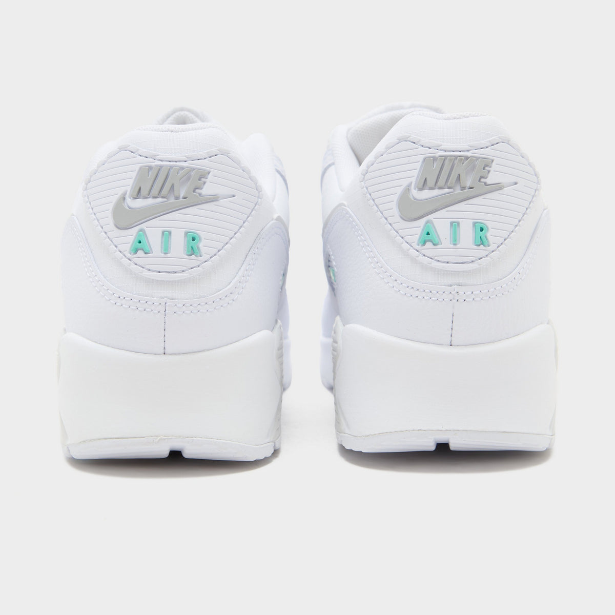 White Nike Air Max 90