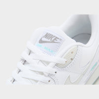 White Nike Air Max 90