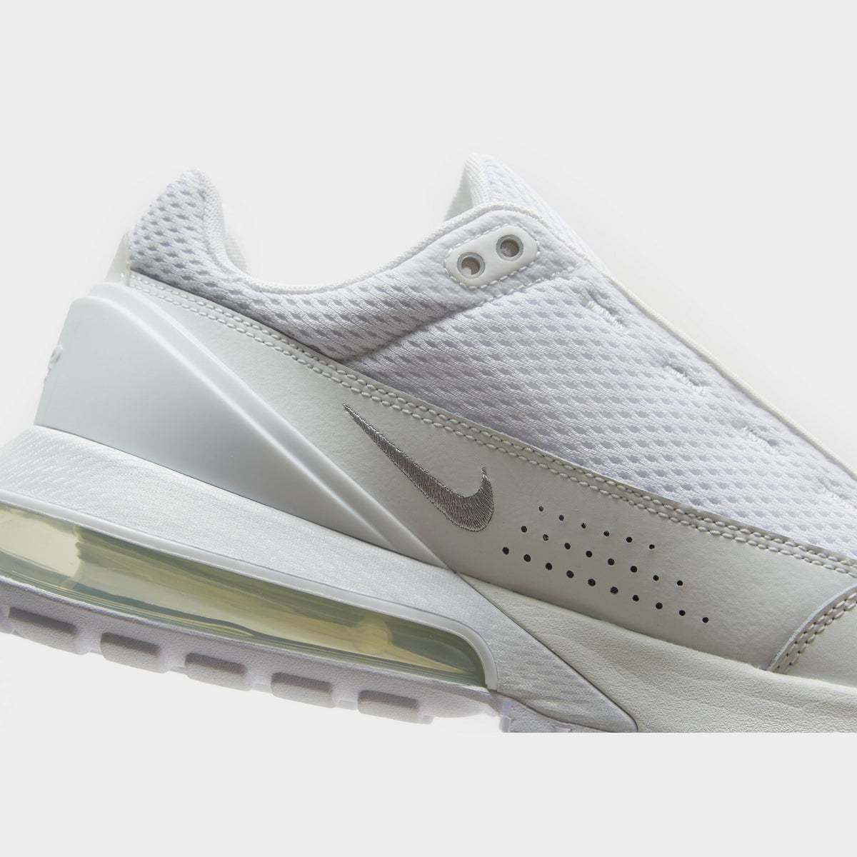 White Nike Air Max Pulse