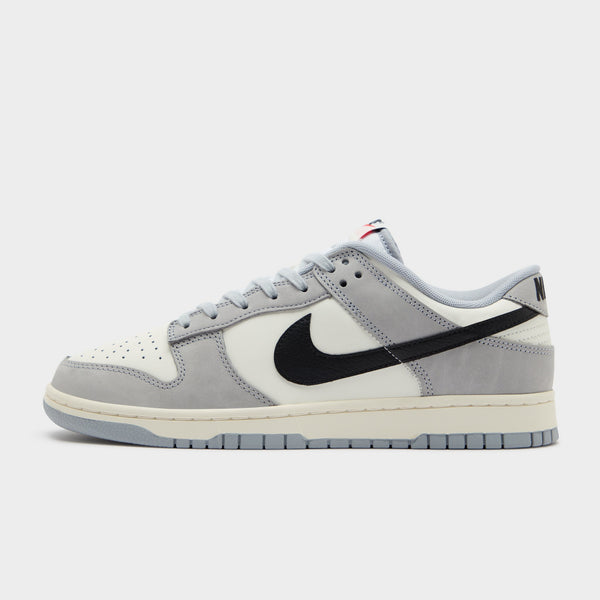 White Nike Dunk Low